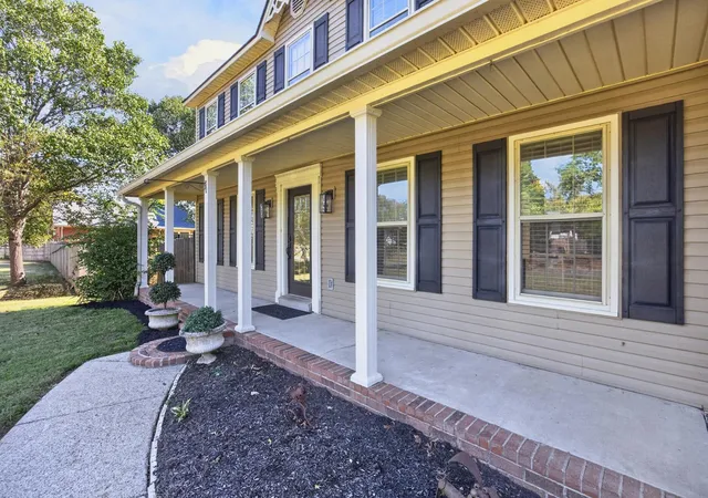 Photo 4 of Single family home for sale at 2407 Riverstone Dr, Murfreesboro, TN 37128 | MLS# 3623527 | Listing updated on 2026-10-27