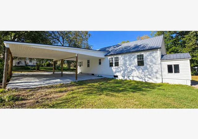 Photo 2 of Single family home for sale at 109 Cass St NE, Charleston, TN 37310 | MLS# 3622853 | Listing updated on 2026-10-27