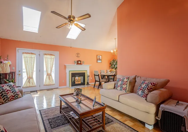 Photo 3 of Single family home for sale at 4721 Briarwood Cir, Chattanooga, TN 37416 | MLS# 3622988 | Listing updated on 2026-10-20
