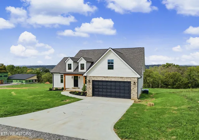 Photo 3 of Single family home for sale at 311 Stone Ln, Maryville, TN 37801 | MLS# 3622952 | Listing updated on 2026-10-23