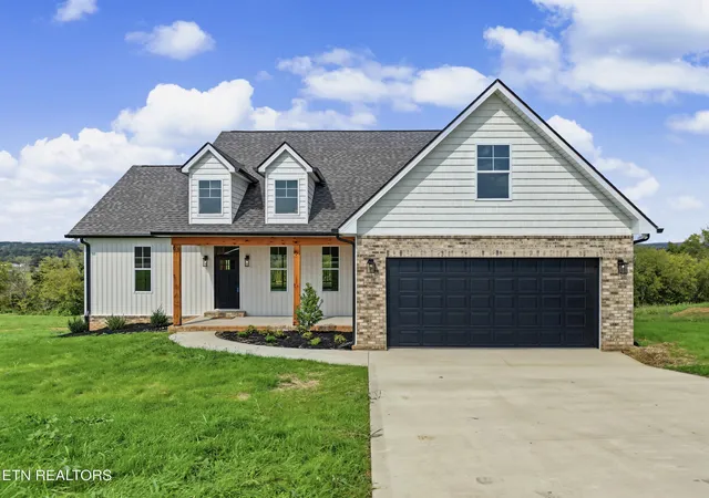 Photo 4 of Single family home for sale at 311 Stone Ln, Maryville, TN 37801 | MLS# 3622952 | Listing updated on 2026-10-23