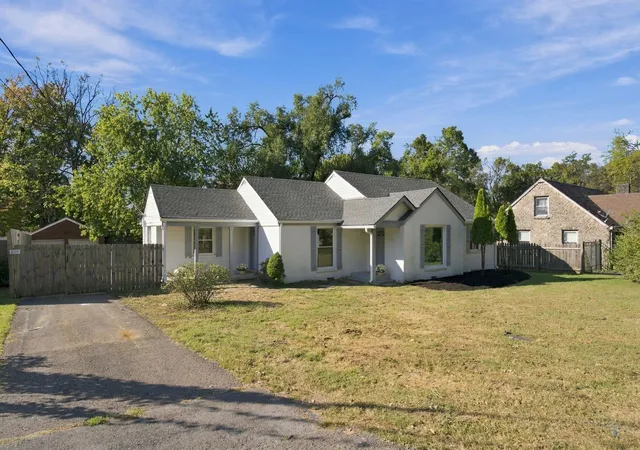 Photo 2 of Single family home for sale at 1120 Kenwood Dr, Nashville, TN 37216 | MLS# 3626088 | Listing updated on 2026-10-23