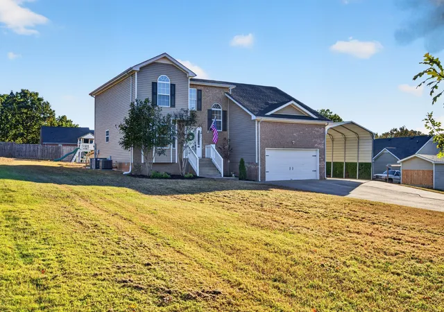 Photo 3 of Single family home for sale at 498 Kristie Michelle Ln, Clarksville, TN 37042 | MLS# 3623027 | Listing updated on 2026-10-29