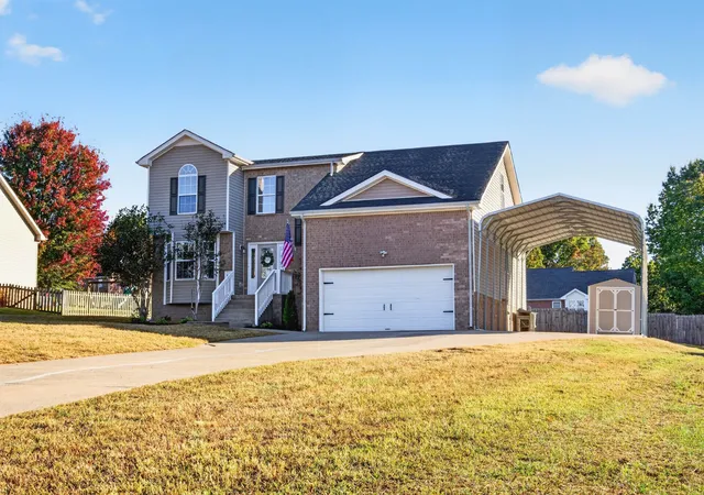 Photo 4 of Single family home for sale at 498 Kristie Michelle Ln, Clarksville, TN 37042 | MLS# 3623027 | Listing updated on 2026-10-29