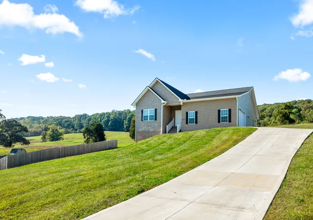 Single family home for sale at 402 Sunrise Ridge Dr, Jefferson City, TN 37760 | MLS# 3623452
