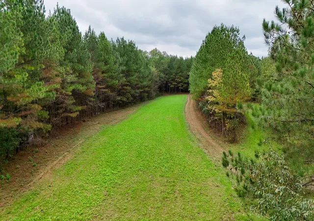 Photo 2 of House for sale at 9062 Dry Crk Rd, Mount Pleasant, TN 38474 | MLS# 3623462 | Listing updated on 2026-10-21