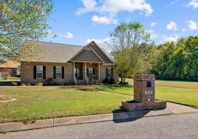 Photo 2 of Single family home for sale at 131 Hunters Glen Dr, Columbia, TN 38401 | MLS# 3624268 | Listing updated on 2026-10-27