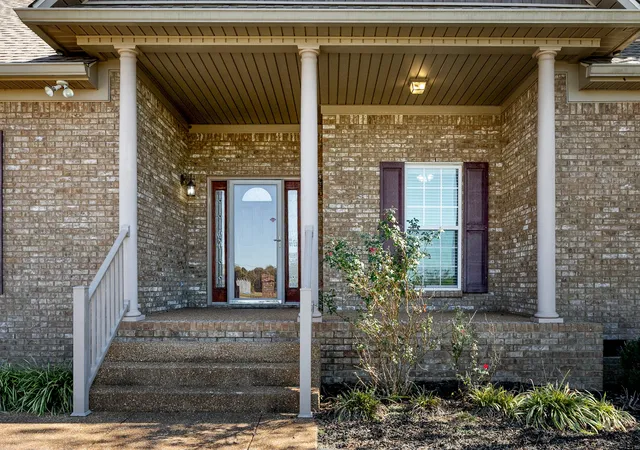 Photo 3 of Single family home for sale at 131 Hunters Glen Dr, Columbia, TN 38401 | MLS# 3624268 | Listing updated on 2026-10-27