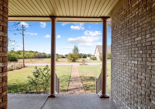 Photo 4 of Single family home for sale at 131 Hunters Glen Dr, Columbia, TN 38401 | MLS# 3624268 | Listing updated on 2026-10-27