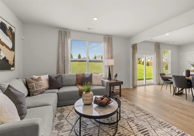 Photo 2 of Single family home for sale at 2412 Williams Ridge Dr, Columbia, TN 38401 | MLS# 3623535 | Listing updated on 2026-10-21