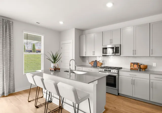 Photo 3 of Single family home for sale at 2412 Williams Ridge Dr, Columbia, TN 38401 | MLS# 3623535 | Listing updated on 2026-10-21