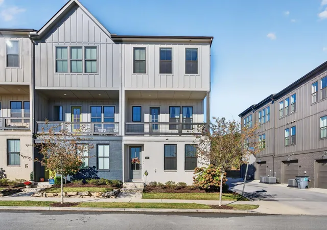 Townhouse for sale at 189 Peerless Ave, Chattanooga, TN 37405 | MLS# 3623076