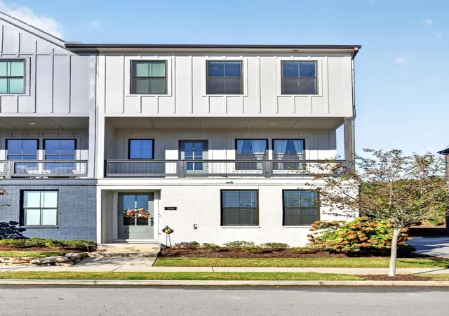 Photo 4 of Townhouse for sale at 189 Peerless Ave, Chattanooga, TN 37405 | MLS# 3623076 | Listing updated on 2026-10-30