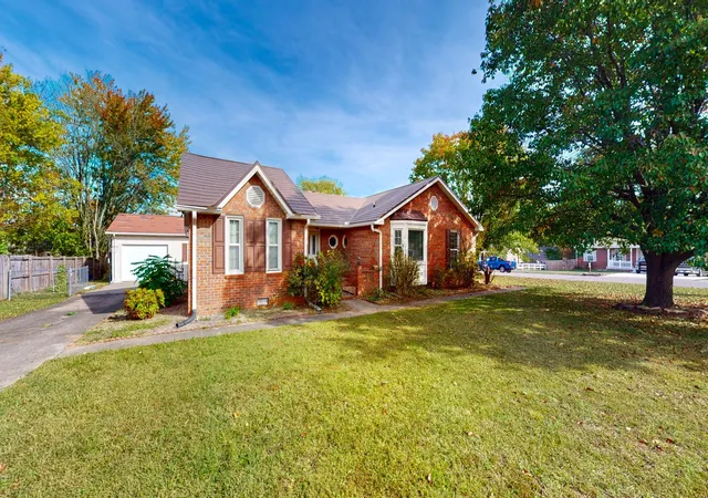 Photo 1 of Single family home for sale at 1182 Woodbridge Dr, Clarksville, TN 37042 | MLS# 3623150 | Listing updated on 2026-10-30