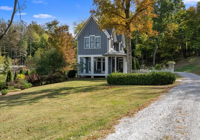 Photo 2 of Single family home for sale at 5240 Jenkins Rd, Santa Fe, TN 38482 | MLS# 3628158 | Listing updated on 2026-10-28