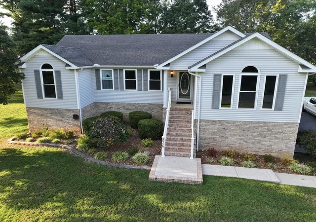 Photo 1 of Single family home for sale at 836 Navajo Trl, Mc Minnville, TN 37110 | MLS# 3623265 | Listing updated on 2026-10-27