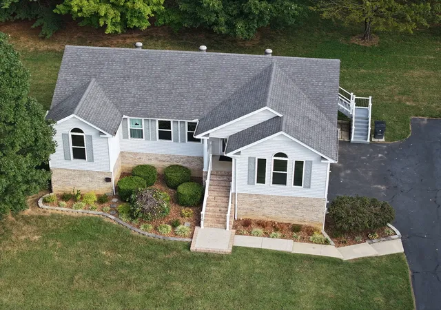 Photo 1 of Single family home for sale at 836 Navajo Trl, Mc Minnville, TN 37110 | MLS# 3623265 | Listing updated on 2026-10-27