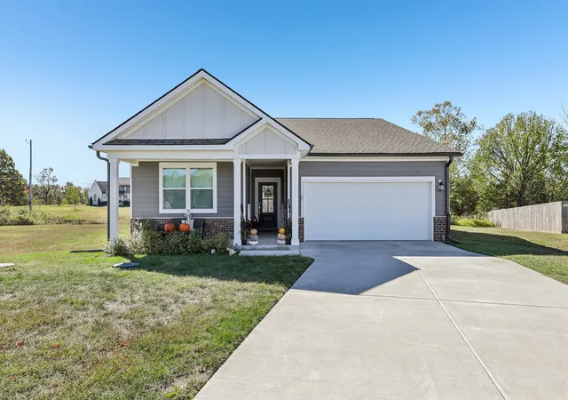 Single family home for sale at 1000 Daphne Dr, Ashland City, TN 37015 | MLS# 3624631