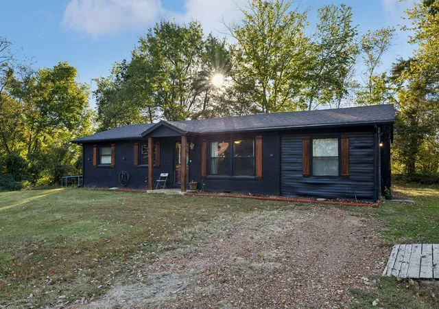 Photo 2 of Single family home for sale at 205 Locust Dr, Erin, TN 37061 | MLS# 3623257 | Listing updated on 2026-10-26