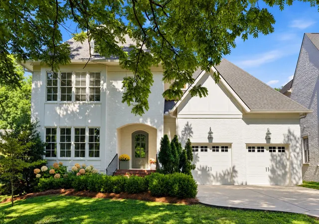Single family home for sale at 704a Crescent Rd, Nashville, TN 37205 | MLS# 3624046