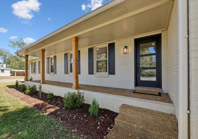 Photo 2 of Single family home for sale at 2242 Surrey Dr, Murfreesboro, TN 37129 | MLS# 3623778 | Listing updated on 2026-10-25