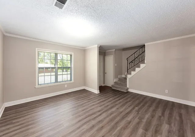 Photo 4 of Single family home for sale at 566 Pearson Dr, Jackson, TN 38305 | MLS# 3623244 | Listing updated on 2026-10-20