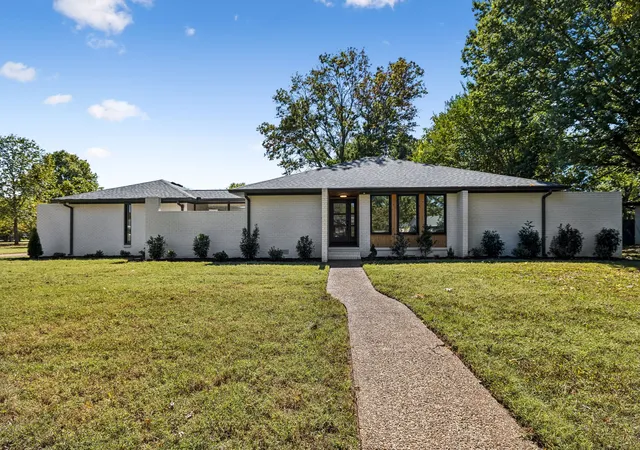 Photo 1 of Single family home for sale at 1707 Berkeley St, Murfreesboro, TN 37129 | MLS# 3623797 | Listing updated on 2026-10-26