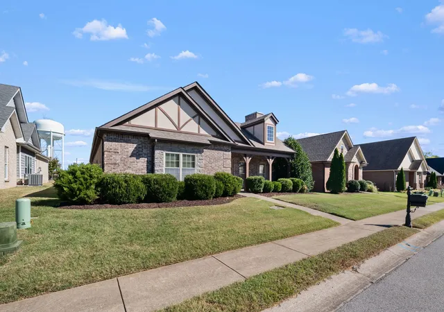 Photo 1 of Single family home for sale at 206 Dorchester Cir, Clarksville, TN 37043 | MLS# 3623959 | Listing updated on 2026-10-22