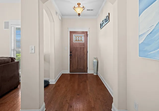 Photo 3 of Single family home for sale at 206 Dorchester Cir, Clarksville, TN 37043 | MLS# 3623959 | Listing updated on 2026-10-22