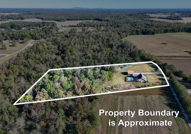Photo 3 of Single family home for sale at 247 Days End Ln, Manchester, TN 37355 | MLS# 3623552 | Listing updated on 2026-10-23