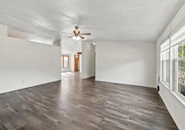 Photo 4 of Manufactured home for sale at 303 W Garretts Crk Rd, Westmoreland, TN 37186 | MLS# 3623870 | Listing updated on 2026-10-24
