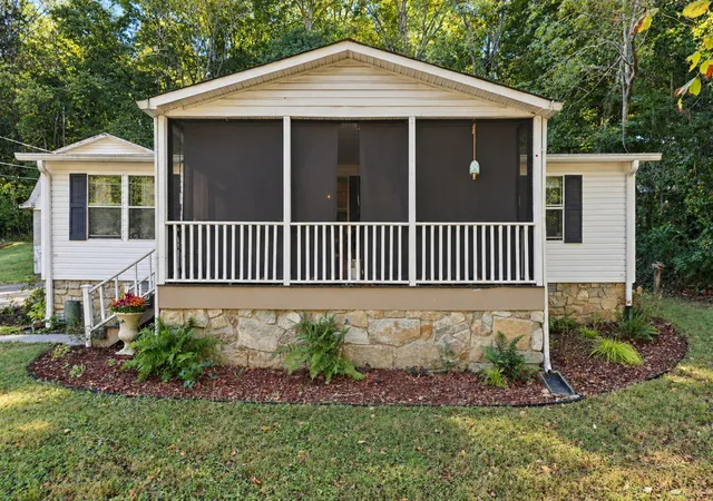 Photo 3 of Manufactured home for sale at 1416 Williamson Rd, Goodlettsville, TN 37072 | MLS# 3623323 | Listing updated on 2026-10-28
