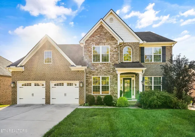 Photo 1 of Single family home for sale at 1027 Prince George Parish Dr, Farragut, TN 37934 | MLS# 3623328 | Listing updated on 2026-10-23