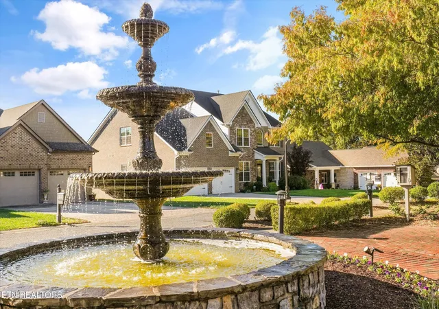Photo 3 of Single family home for sale at 1027 Prince George Parish Dr, Farragut, TN 37934 | MLS# 3623328 | Listing updated on 2026-10-23