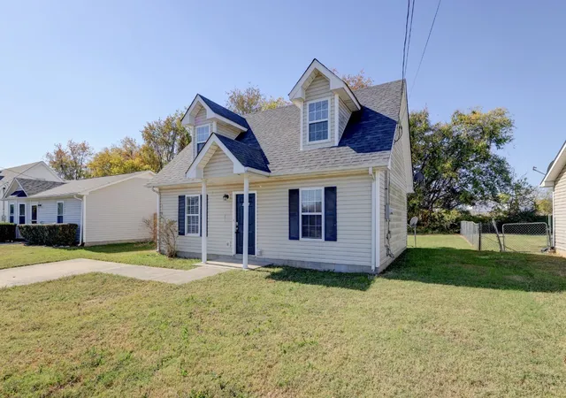 Photo 2 of Single family home for sale at 1005 Shadow Ridge Ave, Oak Grove, KY 42262 | MLS# 3623875 | Listing updated on 2026-10-28