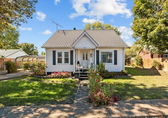 Single family home for sale at 135 Main St, Mc Ewen, TN 37101 | MLS# 3623350