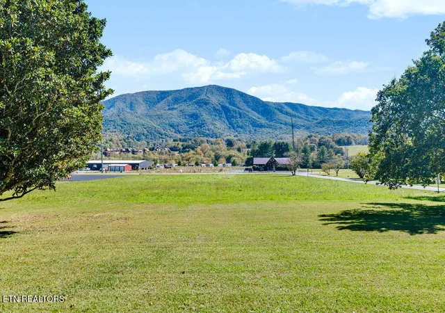Photo 2 of Single family home for sale at 3114 Wearwood Dr, Sevierville, TN 37862 | MLS# 3623338 | Listing updated on 2026-10-23