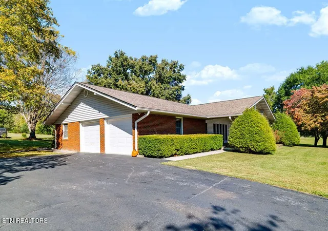 Photo 4 of Single family home for sale at 3114 Wearwood Dr, Sevierville, TN 37862 | MLS# 3623338 | Listing updated on 2026-10-23