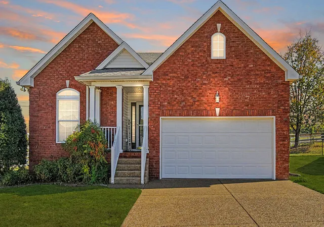 Single family home for sale at 100 Cambridge Dr, Gallatin, TN 37066 | MLS# 3624357