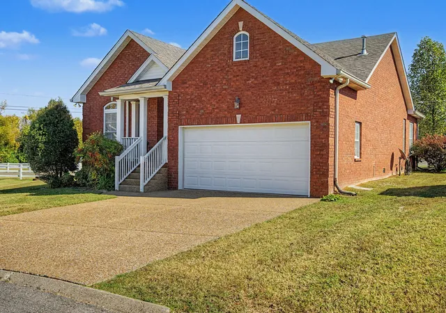 Photo 2 of Single family home for sale at 100 Cambridge Dr, Gallatin, TN 37066 | MLS# 3624357 | Listing updated on 2026-10-29