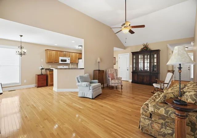 Photo 3 of Single family home for sale at 100 Cambridge Dr, Gallatin, TN 37066 | MLS# 3624357 | Listing updated on 2026-10-29
