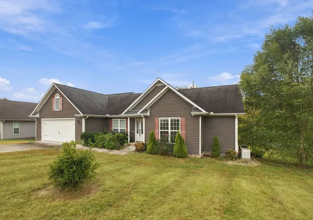 Photo 1 of Single family home for sale at 4747 Ellen Cir, Cookeville, TN 38501 | MLS# 3623383 | Listing updated on 2026-10-21