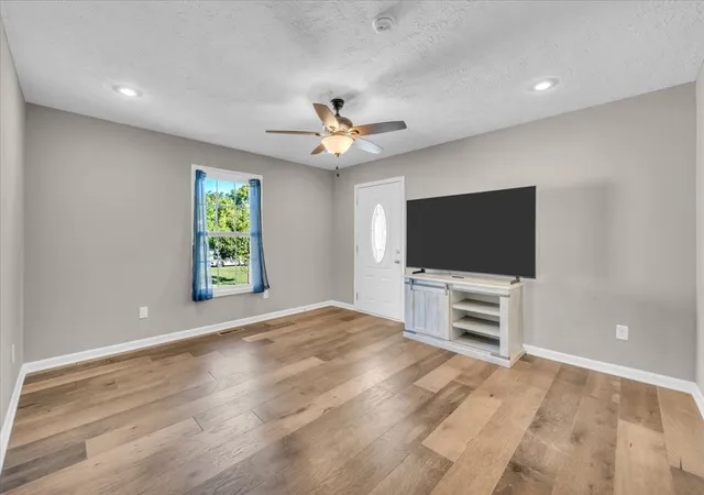 Photo 4 of Single family home for sale at 1306 Old Cowan Rd, Winchester, TN 37398 | MLS# 3623611 | Listing updated on 2026-10-21