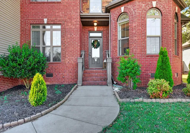 Photo 3 of Single family home for sale at 3722 Windmill Dr, Clarksville, TN 37040 | MLS# 3623414 | Listing updated on 2026-10-21