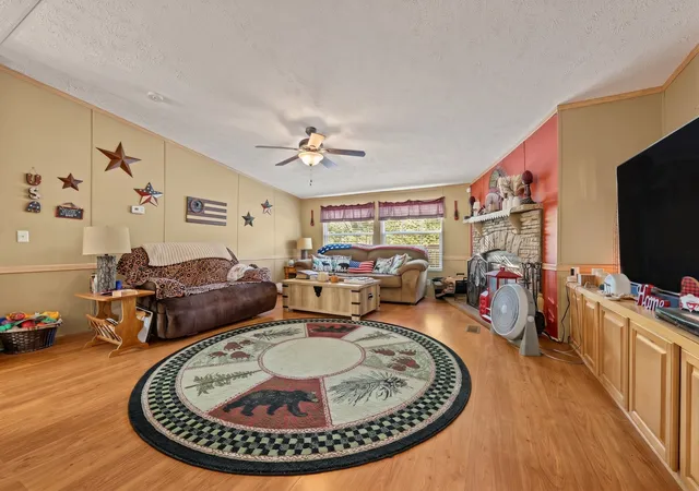 Photo 4 of Manufactured home for sale at 1419 Black Oak Dr, Sevierville, TN 37876 | MLS# 3623754 | Listing updated on 2026-10-21