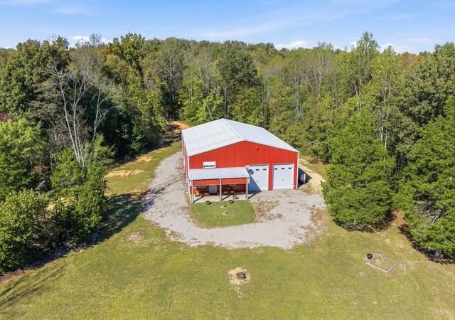 Photo 1 of Single family home for sale at 135 Regina Ln, Hohenwald, TN 38462 | MLS# 3623515 | Listing updated on 2026-10-21