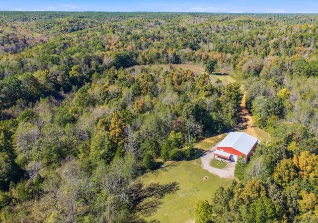 Photo 3 of Single family home for sale at 135 Regina Ln, Hohenwald, TN 38462 | MLS# 3623515 | Listing updated on 2026-10-21