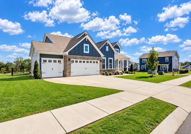 Photo 1 of Single family home for sale at 2619 Augusta Tr Dr, Columbia, TN 38401 | MLS# 3623566 | Listing updated on 2026-10-22