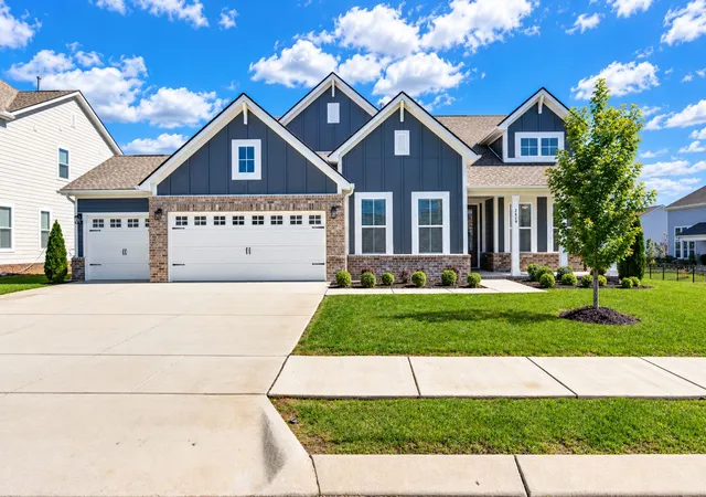 Photo 2 of Single family home for sale at 2619 Augusta Tr Dr, Columbia, TN 38401 | MLS# 3623566 | Listing updated on 2026-10-22