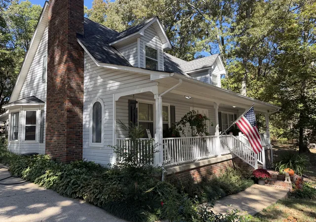 Single family home for sale at 1051 Alex Dr, Lawrenceburg, TN 38464 | MLS# 3623680